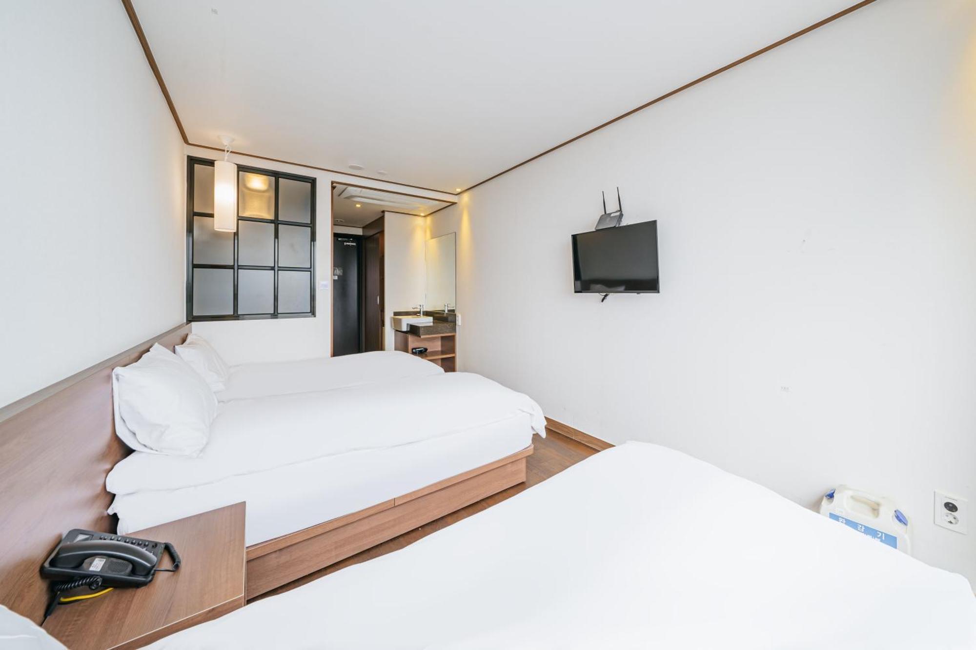 Tamara Jeju Hotel Seogwipo Ngoại thất bức ảnh