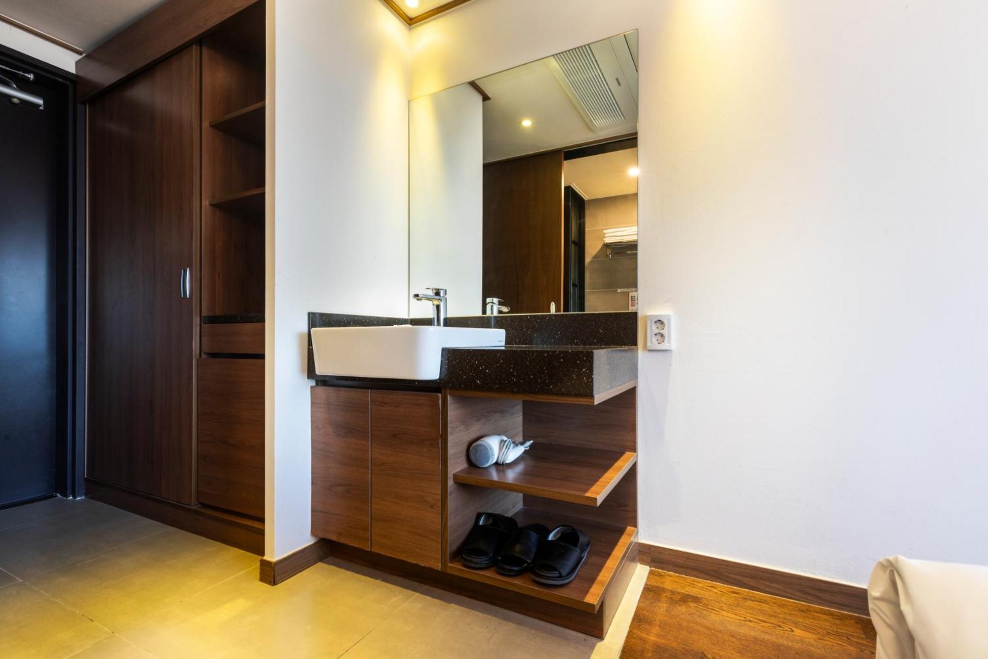 Tamara Jeju Hotel Seogwipo Ngoại thất bức ảnh