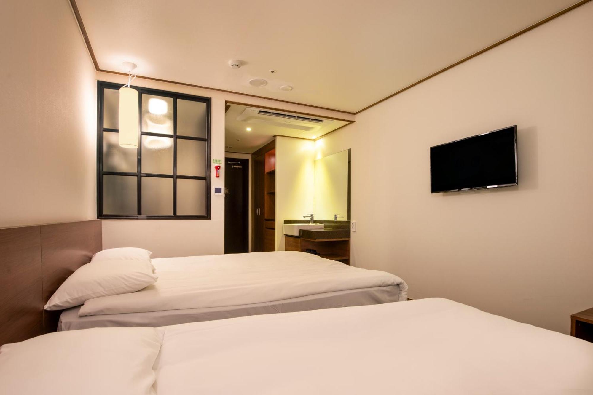 Tamara Jeju Hotel Seogwipo Ngoại thất bức ảnh